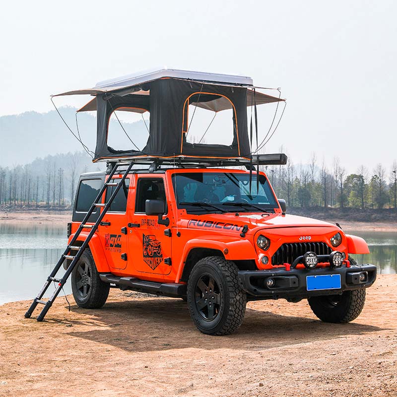Tienda de techo Namibia Classic abierta sobre Jeep Wrangler Rubicon naranja con escalera – toldo 4x4 tienda de techo coche Overvian
